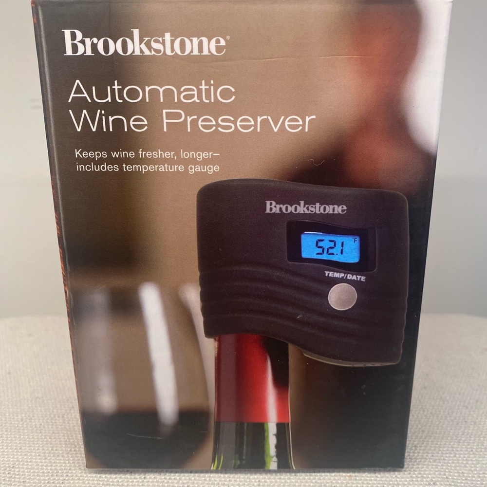 Brookstone Wine Preserver in Black with Blue Display
